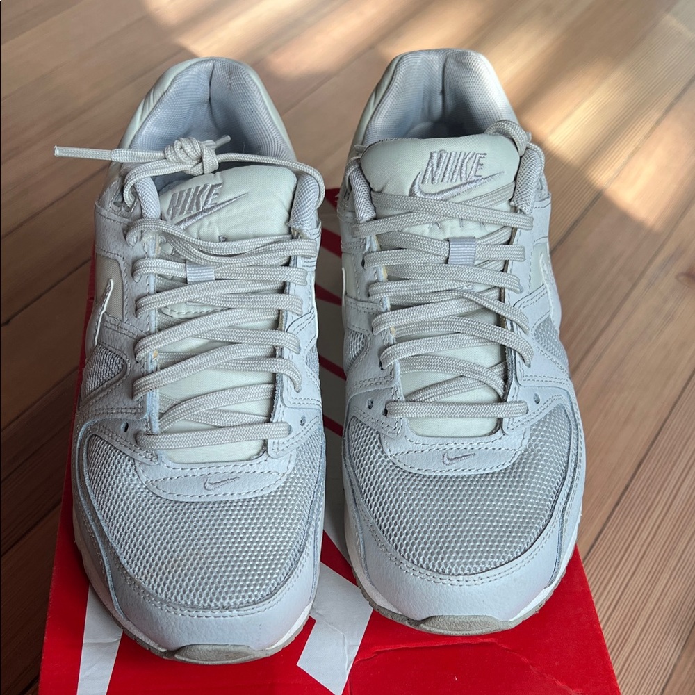 Nike women’s air max command sneakers